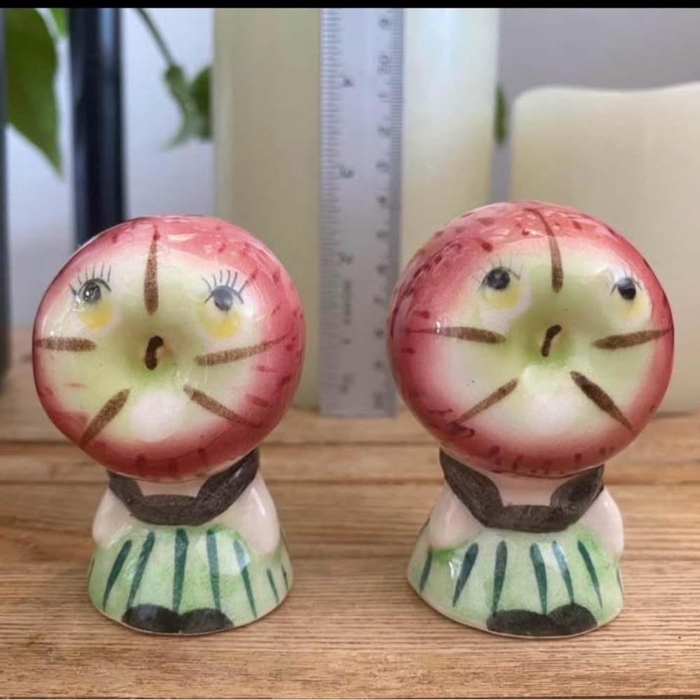 Vintage Anthropomorphic Apple Face Salt and Pepper Shakers Made in Japan |Kitsch